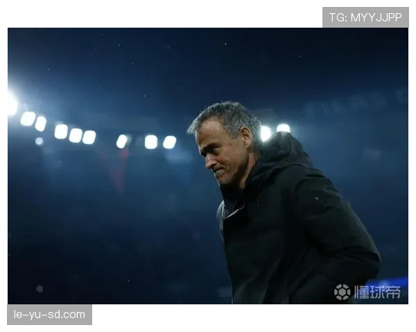 恩里克控球战术引领现代足球新潮流，战术革新助球队强势重返巅峰