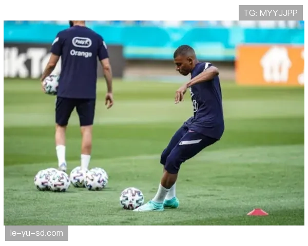 全球足球联赛巅峰对决一触即发，精彩直播盛宴即将震撼开启