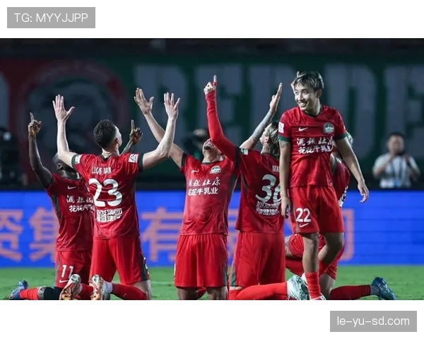 中超客场激战：球队状态火热，胜负悬念引人关注