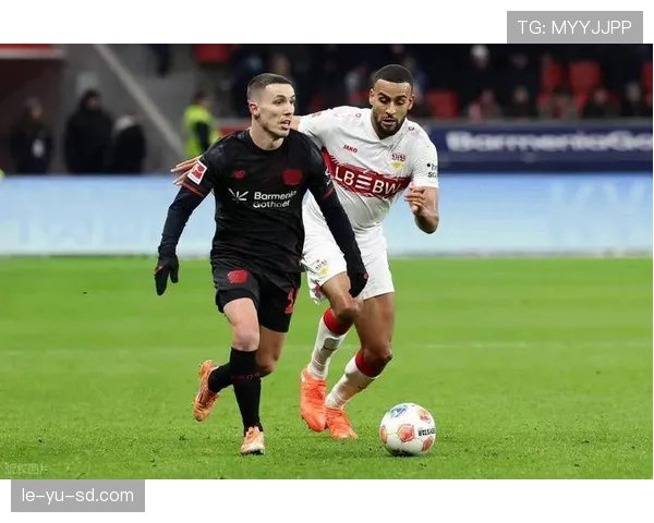 红黑鹰强势开局！德甲新赛季首战稳健取胜，士气高涨引关注