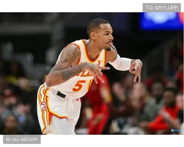 穆雷无球跑动制造错位，主导老鹰进攻节奏变化