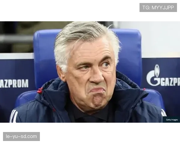 莱万每天吃草训练完回家还得哄娃睡觉？